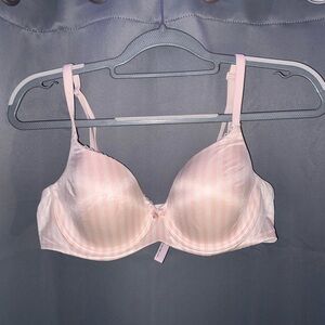 Victoria's Secret Pink Underwire Bra with Ribbed Texture
